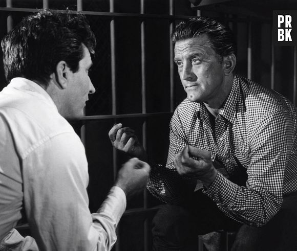 Kirk Douglas, le père de Michael Douglas est mort à 103 ans : les stars sont nombreuses à rendre hommage à l'un des derniers acteurs de légende d'Hollywood