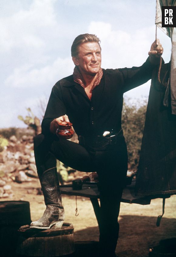 Kirk Douglas, le père de Michael Douglas est mort à 103 ans : les stars sont nombreuses à rendre hommage à l'un des derniers acteurs de légende d'Hollywood