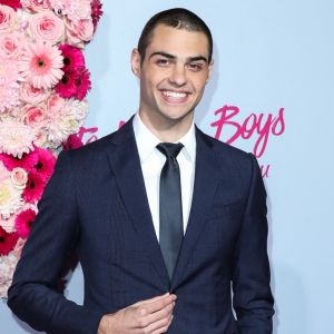 Noah Centineo se confie (encore) sur ses addictions : "Ma relation avec la sobriété est différente"