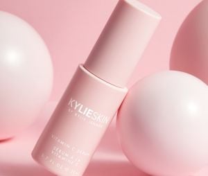 Kylie Jenner : la sérum à la vitamine C de la marque Kylie Skin (34,90 euros)
