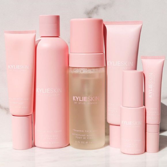 Kylie Jenner : sa marque de soins Kylie Skin arrive enfin en France, en vente en exclu chez Nocibé