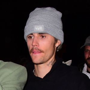 Justin Bieber accusé d'agressions sexuelles par deux inconnues : il les attaque en justice pour diffamation