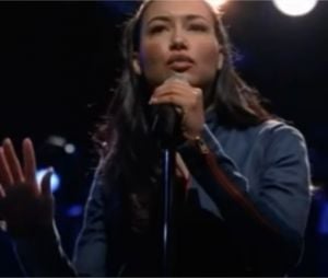 Naya Rivera chante Back to Black dans Glee
