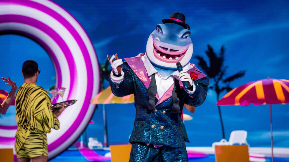 Mask Singer 2 : quelle célébrité est le requin ? Les indices sur son identité (Mise à jour)