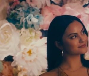 Camila Mendes dans The Perfect Date