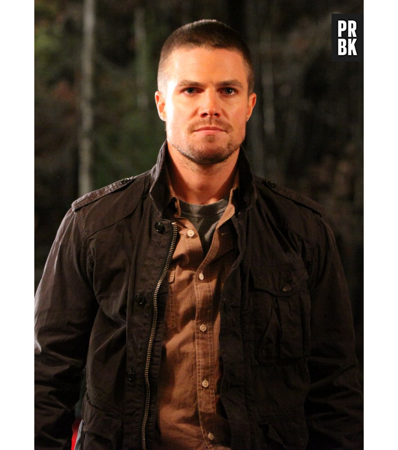 Stephen Amell a joué dans The Vampire Diaries