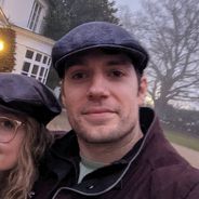 Henry Cavill en couple : il demande à ses fans de se calmer et d&#039;arrêter les rumeurs