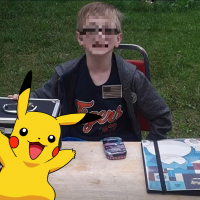 Pokémon : un garçon de 8 ans vend sa collection de cartes pour sauver son chien (ça finit TRÈS bien)