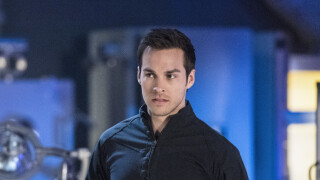 Supergirl saison 6 : Mon-El (Chris Wood) sera de retour pour la fin, la preuve