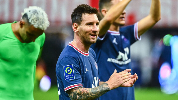 Lionel Messi : ses débuts au PSG comme remplaçant surprise de Neymar face à Reims enflamment le web