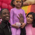 Kylie Jenner maman : ciao Wolf, elle change le prénom de son bébé et dévoile la vidéo de son accouchement