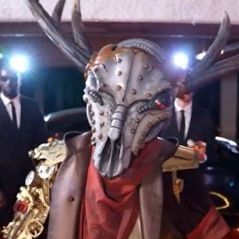 Mask Singer 2022 : qui est le cerf ? Les indices et théories sur son identité