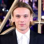 Jamie Campbell Bower (Stranger Things) ex-addict : "J'ai terminé à l'hôpital", ses confidences sans filtre