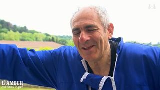 L'amour est dans le pré 2022 : "Tu me fais jouir", Thierry prend son pied avec Sylviane, mais elle s'en fiche complètement (spoiler)