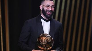 "On t'aime fumier", "La Bugatti du peuple" : entre joie et ironie, le Ballon d'Or 2022 de Karim Benzema fait réagir