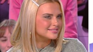 Gros malaise dans TPMP : Kelly Vedovelli demande à Cyril Hanouna de l'embrasser en direct !