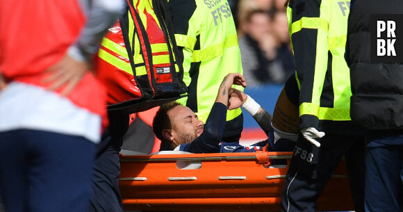 Selon Christophe Dugarry, la blessure de Neymar est "une chance". Choqués, les internautes l'attaquent.