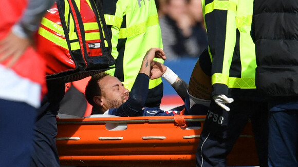 "À vomir", "C'est honteux" : Christophe Dugarry se réjouit de la grave blessure de Neymar, les internautes écoeurés