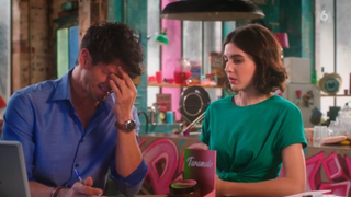 "C'est un mode de travail industriel" : un acteur révèle pourquoi Scènes de Ménages est une série difficile à tourner