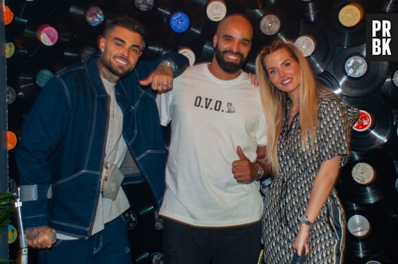 Exclusif - Thibault Garcia, Chamo et Jessica Thivenin lors de la soirée « Come Chill with Booba » au bar Le Tube à Dubaï le 21 octobre 2021. © Nicolas Briquet / Bestimage  Exclusive - No web en Suisse / Belgique Celebs at the "Come chill with Booba" party at Le Tube bar in Dubai 