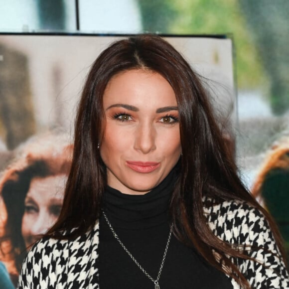 Delphine Wespiser (Miss France 2012) à la première du film "Reste Un Peu" au cinéma UGC Ciné Cité Les Halles à Paris, le 15 novembre 2022. © Guirec Coadic/Bestimage  Celebrities at the premiere of "Reste Un Peu" in Paris. November 15th, 2022. 