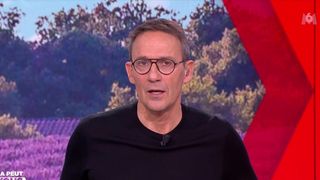 "C'est madame pète-sec" : jalouse, une chroniqueuse de Julien Courbet réclame des applaudissements, l'animateur hallucine