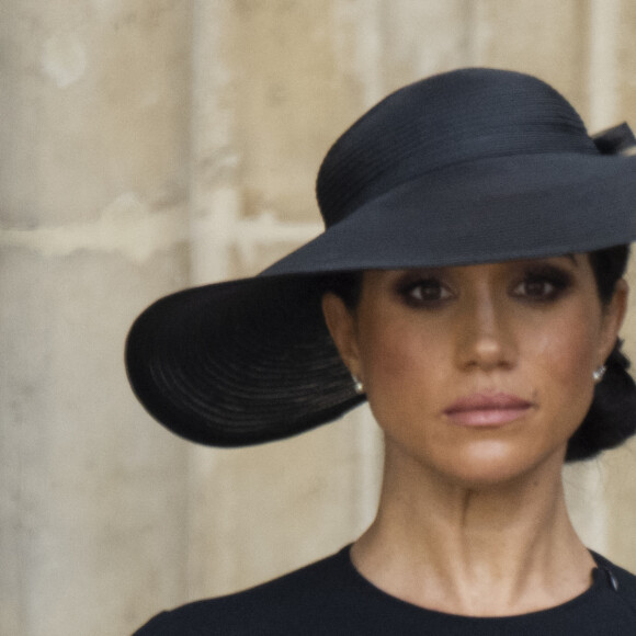 Meghan Markle - Procession du cercueil de la reine Elizabeth II d'Angleterre de Wesminster Hall où il était exposé au public, jusqu'à l'Abbaye de Westminster. Londres, le 19 septembre 2022. 