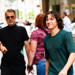 Tom Holland tourne une scène du film "The Crowded Room" à New York le 5 juillet 2022. 