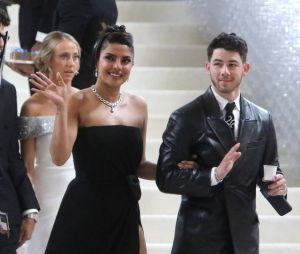 Priyanka Chopra Jonas and Nick Jonas - Les célébrités arrivent à la soirée du "MET Gala 2023" à New York, le 1er mai 2023.