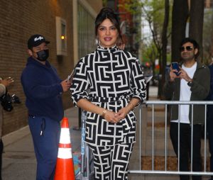 Priyanka Chopra à la sortie de l'émission "The Kelly and Mark Show" à New York, le 27 avril 2023.