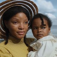 Halle Bailey, la star de La Petite Sirène, impressionne tout le monde dans la bande-annonce de ce remake d&#039;un chef d&#039;oeuvre de Spielberg sur la condition des femmes noires