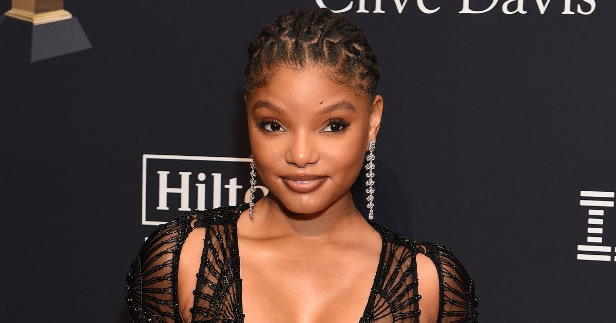 Hailey Bailey People au photocall des Clive Davis PreGrammy à Los Angeles. Le 4 février 2023