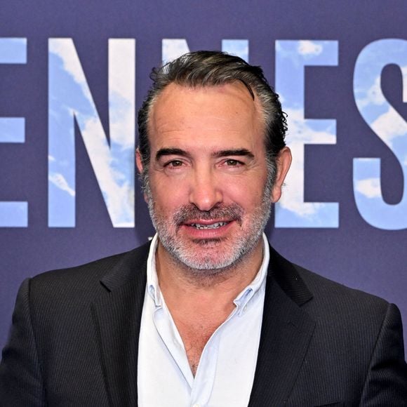 Jean Dujardin durant l'avant première mondiale au Grimaldi Forum à Monaco, le 9 février 2023, du film "Les gardiennes de la planète" réalisé par Jean-Albert Lièvre et raconté par J.Dujardin. Ce film est inspiré par le poème d'Heathcote Williams, "Whale Nation". Il nous fait découvrir le Groenland, le Mexique, l'Argentine, la Polynésie, mais aussi la Bretagne, la Méditerranée et la Normandie, l'Afrique du sud, l'Australie, le Tonga, le Kamtchatka ou encore l'Antarctique, Hawaï, et la Norvège. L'histoire commence par une baleine à bosse échouée sur un rivage isolé. Alors qu’un groupe d’hommes et de femmes organise son sauvetage, on découvre l’histoire extraordinaire des cétacés, citoyens des océans du monde, essentiels à l’écosystème de la planète depuis plus de 50 millions d’années. La sortie en salle se fera le 22 février. © Bruno Bebert / Bestimage 