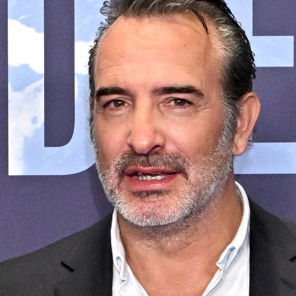 Jean Dujardin durant l'avant première mondiale au Grimaldi Forum à Monaco, le 9 février 2023, du film "Les gardiennes de la planète" réalisé par Jean-Albert Lièvre et raconté par J.Dujardin. Ce film est inspiré par le poème d'Heathcote Williams, "Whale Nation". Il nous fait découvrir le Groenland, le Mexique, l'Argentine, la Polynésie, mais aussi la Bretagne, la Méditerranée et la Normandie, l'Afrique du sud, l'Australie, le Tonga, le Kamtchatka ou encore l'Antarctique, Hawaï, et la Norvège. L'histoire commence par une baleine à bosse échouée sur un rivage isolé. Alors qu’un groupe d’hommes et de femmes organise son sauvetage, on découvre l’histoire extraordinaire des cétacés, citoyens des océans du monde, essentiels à l’écosystème de la planète depuis plus de 50 millions d’années. La sortie en salle se fera le 22 février. © Bruno Bebert / Bestimage 