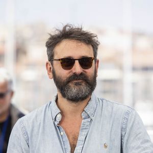 Quentin Dupieux - Photocall de "Fumer Fait Tousser (Smoking Causes Coughing)" lors du 75ème Festival International du Film de Cannes, le 21 mai 2022. © Cyril Moreau/Bestimage 