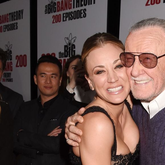 Kaley Cuoco et Stan Lee - People à la projection du 200ème épisode de la série "The Big Bang Theory" à Los Angeles. Le 20 février 2016  