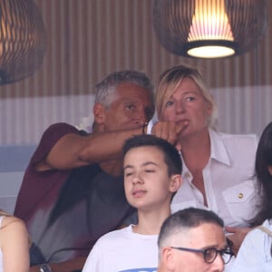 Nagui, Anne-Elisabeth Lemoine, Bertrand Chameroy - Célébrités en tribunes des Internationaux de France de tennis de Roland Garros 2023 à Paris le 11 juin 2023. © Jacovides-Moreau/Bestimage


