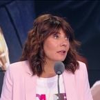 "La nouvelle génération, c'est de la merde !" : un auditeur de RMC prône la violence, Estelle Denis tente de le calmer...