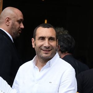 No Web - Caroline Faindt et son compagnon Zinedine Soualem - Mariage de Claude Lelouch à la mairie du 18ème à Paris. Le 17 juin 2023