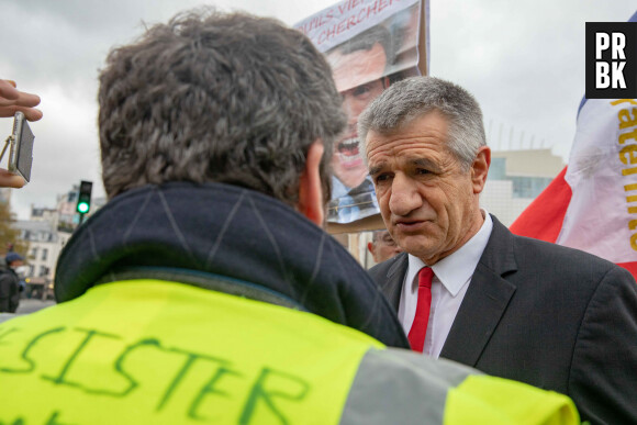 Le député des Pyrénées-Atlantiques Jean Lassalle était présent au milieu de la manifestation des gilets jaunes à Paris le 16 novembre 2019. © JLPPA/Bestimage