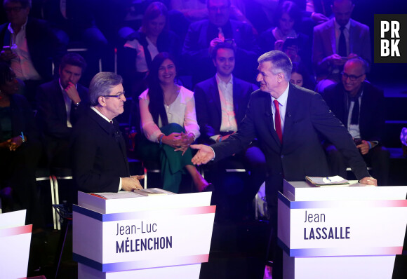 Jean-Luc Mélenchon, candidat à l'élection présidentielle de la "France Soumise" et Jean Lassalle, candidat à l'élection présidentielle indépendant sur le plateau du ''Grand Débat'' des 11 candidats à l'élection présidentielle organisé par les chaînes de télévision BFM TV et CNews, à La Plaine-Saint-Denis, banlieue parisienne, France, le 4 avril 2017. © Dominique Jacovides/Bestimage