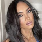 Megan Fox a un message pour ceux qui oseraient critiquer ses tétons : "Avant de commencer à taper..."