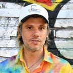 "Orelsan si la Terre était plate" : les internautes ont trouvé le sosie du rappeur, et il vient de signer dans un club de foot mythique