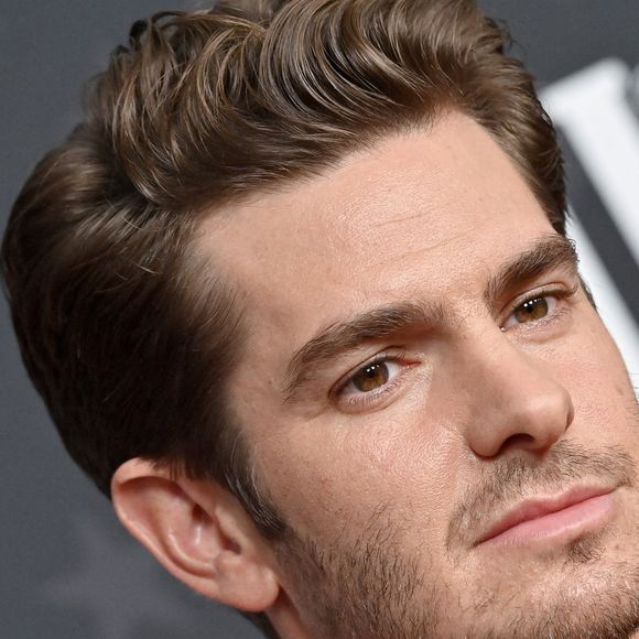 Andrew Garfield au photocall de la 28ème cérémonie des "Critics' Choice Awards" à l'hôtel Fairmont Century Plaza à Los Angeles, Californie, Etats-Unis, le 15 janvier 2023. 