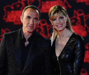 Nikos Aliagas et sa compagne Tina Grigoriou lors de la 23ème édition des NRJ Music Awards 2021 au Palais des Festivals de Cannes, le 20 novembre 2021. 