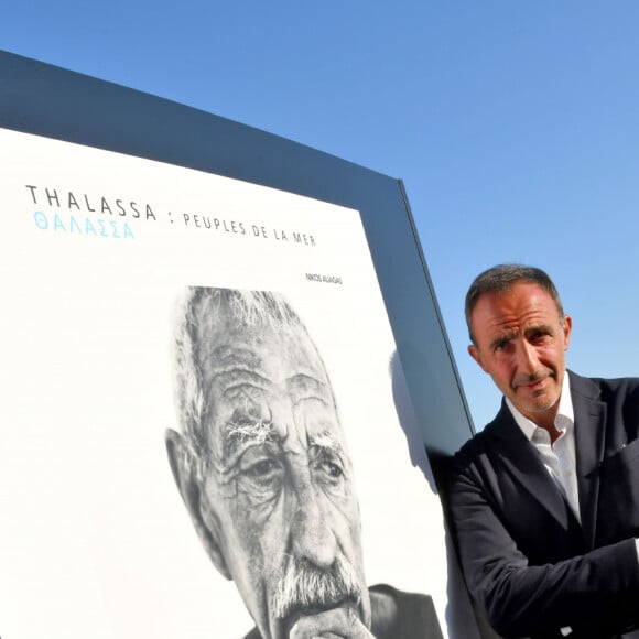 Inauguration de l'exposition des photographies de Nikos Aliagas "Thalassa, peuples de la mer" sur la croisette à Cannes le 25 juin 2020. © Bruno Bebert / Bestimage 