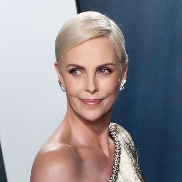 Charlize Theron - Photocall de la soirée Vanity Fair en marge de la 92ème cérémonie des Oscars 2020 au Wallis Annenberg Center for the Performing Arts à Los Angeles le 9 février 2020.