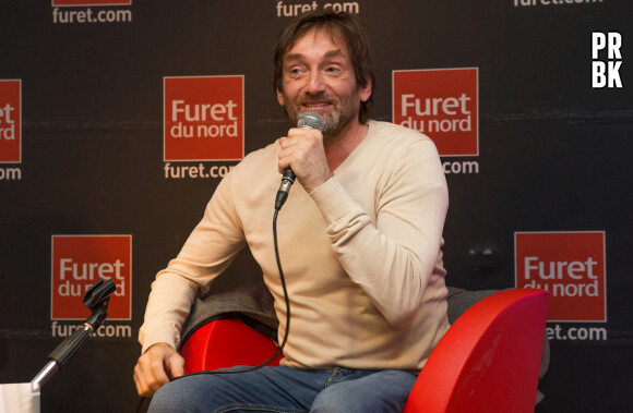 Pierre Palmade en dédicace pour la sortie de son livre "Dites à mon père que je suis célébre" au furet du Nord de Lille le 22 mai 2019. © Stéphane Vansteenkiste/Bestimage