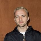 "On vous déteste !" : Squeezie détruit les harceleurs de Manon Lanza après son accrochage au GP Explorer, "Vous nous faites honte"
