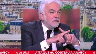 "Pas que des gens d'extrême droite, mais..." : Laurent Joffrin cash sur L'heure des pros, il balance sur l'émission et son salaire